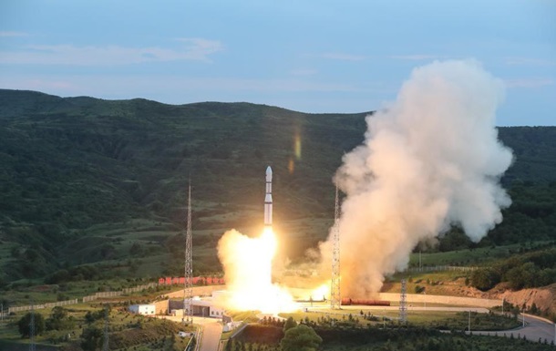 Китай запустив нову групу супутників