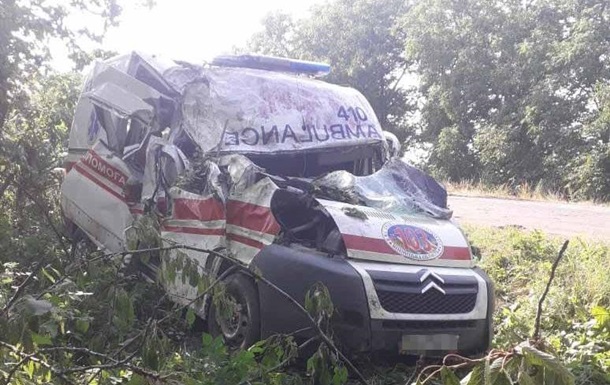 В Винницкой области три человека пострадали в ДТП со  скорой 