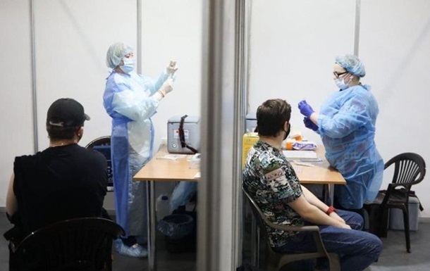 В Україні сповільнилася COVID-вакцинація