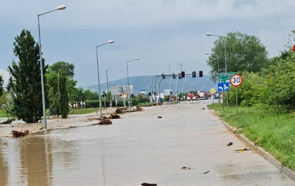 В Польше затоплены сотни дорог и дома