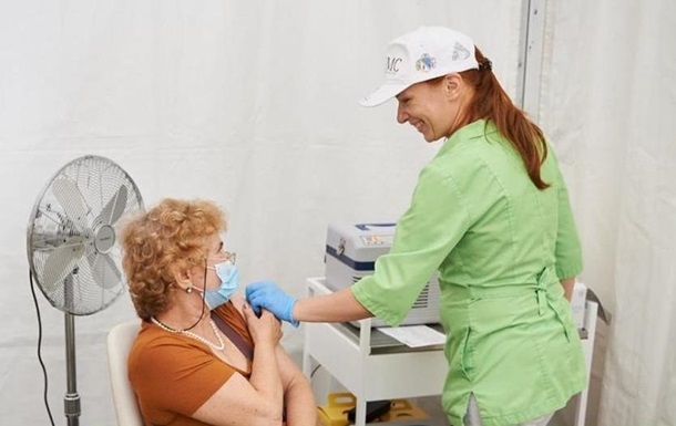 В Україні почали застосовувати вакцину Moderna