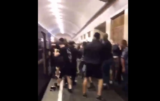 В киевском метро произошла массовая драка