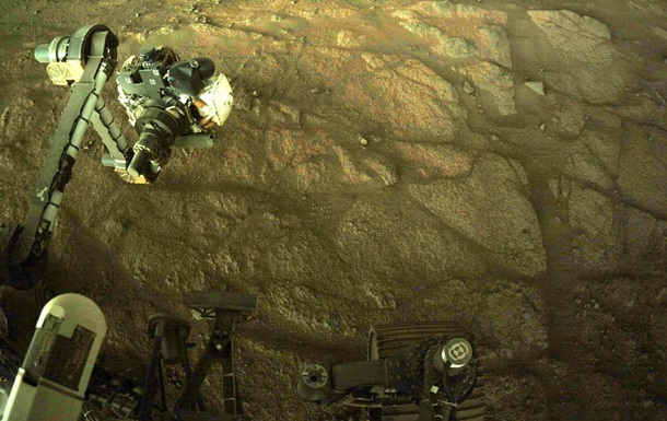 Ровер NASA занялся поисками жизни на Марсе