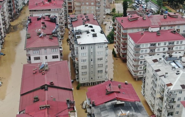 В Турции наводнение после проливных дождей