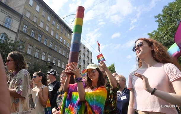 У Будапешті тисячі людей вийшли на протест проти закону про ЛГБТ