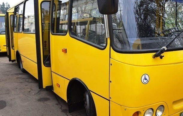 В Киеве двое водителей маршруток садились за руль пьяными