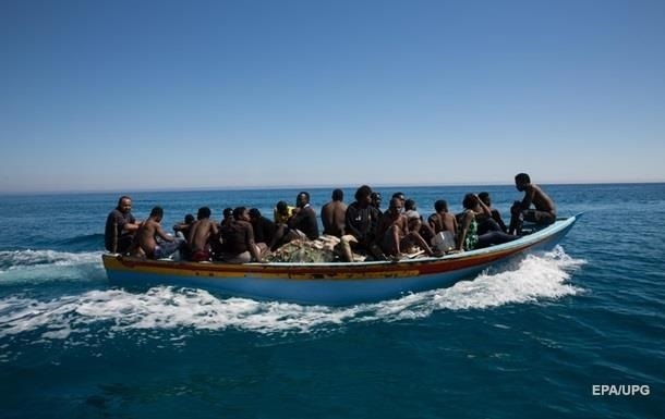 Біля берегів Лівії перекинувся човен з мігрантами: більше 50 жертв