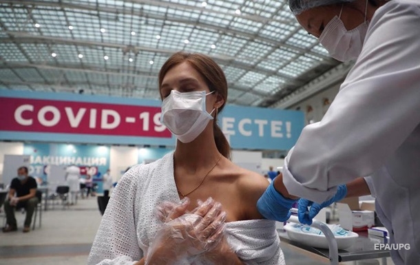 У Росії назвали кількість повністю вакцинованих Спутником V