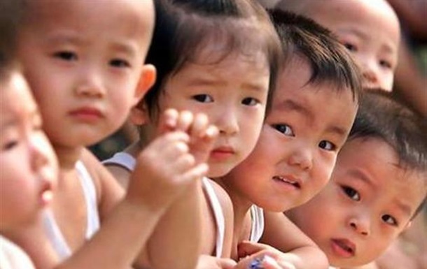 У Китаї ввели субсидії за другу і третю дитину