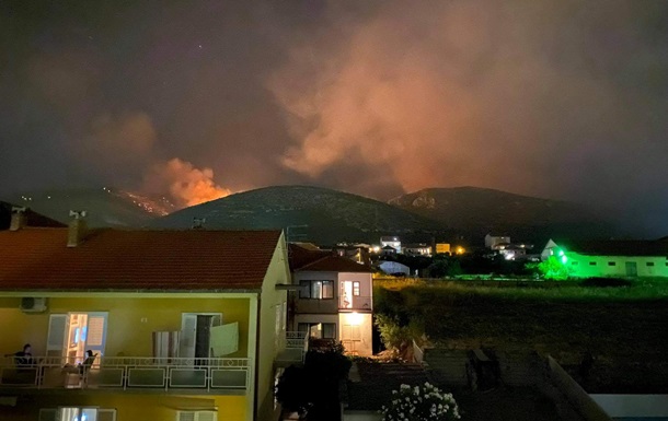 В Хорватии продолжаются лесные пожары 
