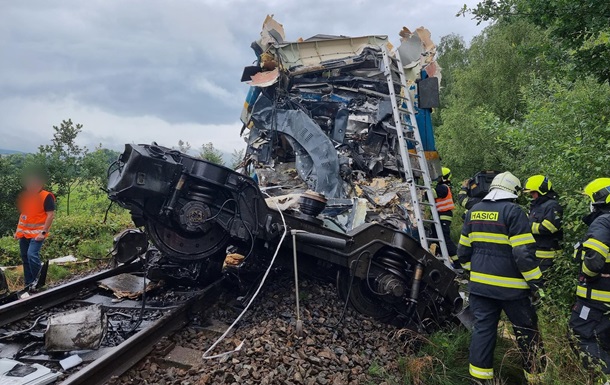 У Чехії зіткнулися поїзди, десятки постраждалих
