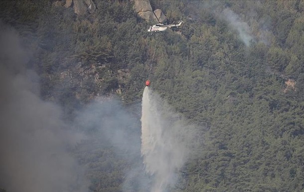 В Анталії погашені більшість лісових пожеж