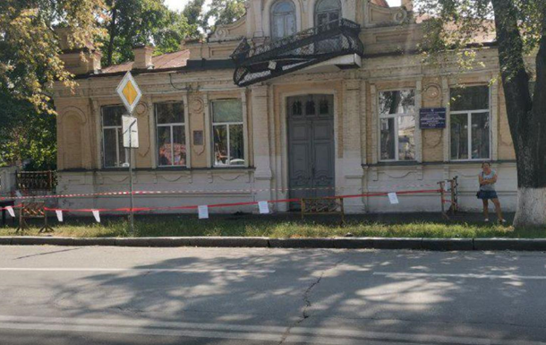 У Полтаві знесли балкон, з якого виступав Гітлер