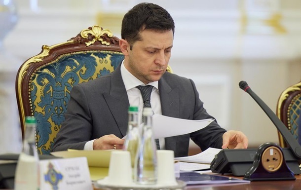 Зеленський підписав закони про цифрову економіку та екологічний транспорт