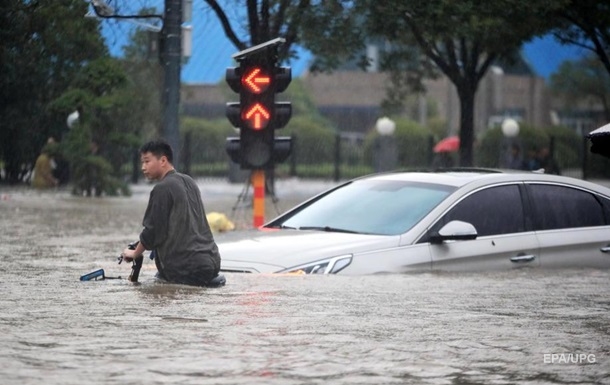 В Китае ввели  красный  уровень из-за наводнений