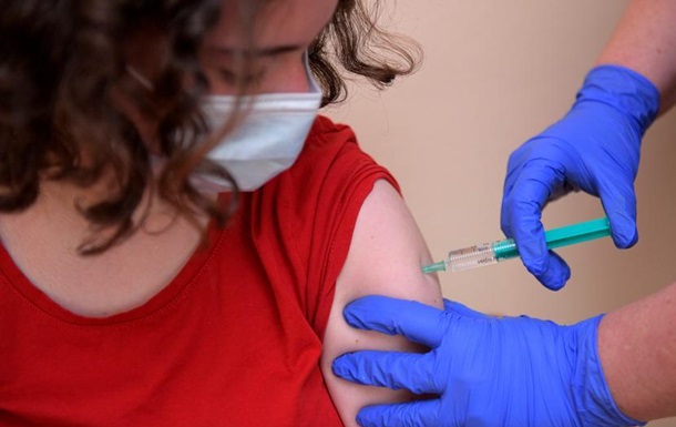 COVID-19: у ФРН дозволили вакцинацію підлітків від 12 років 