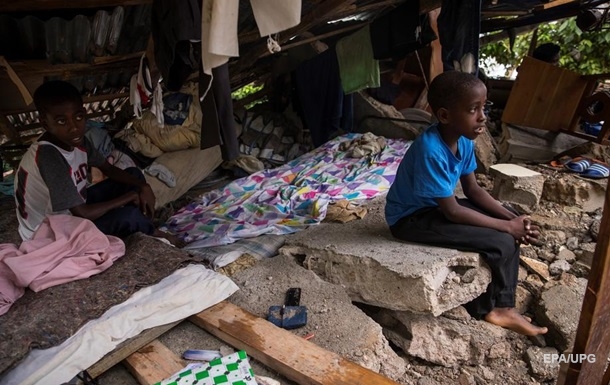 На Гаити число жертв землетрясения достигает двух тысяч