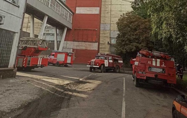 С пожаром на Бурштынской ТЭС борются 57 пожарных 