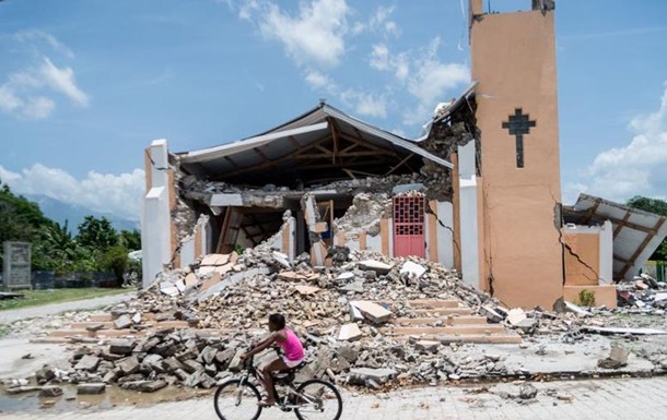Землетрус на Гаїті: вже близько 2,2 тисячі підтверджених жертв