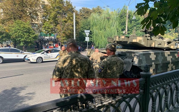 На репетиції параду до Дня Незалежності в Києві зламався танк