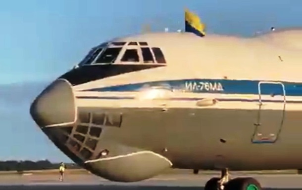 Літак з евакуйованими з Кабула приземлився в Києві