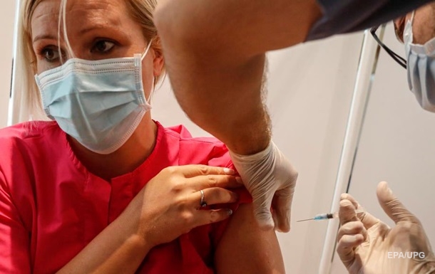 В Україні різко знизився темп вакцинації