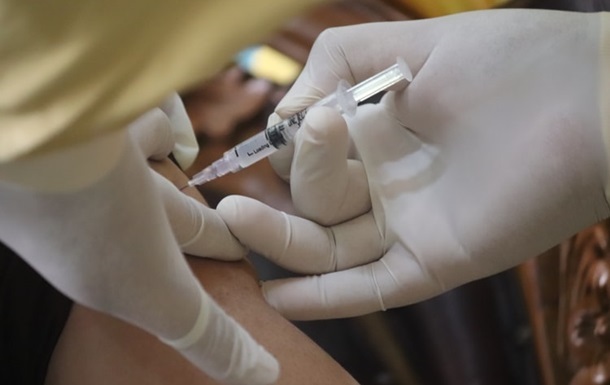 У Колумбії чоловік сім разів вакцинувався від COVID