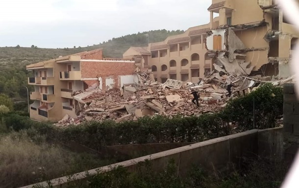 В Испании обрушился трехэтажный жилой дом