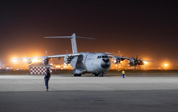 Останні літаки Бундесверу з евакуйованими покинули Кабул
