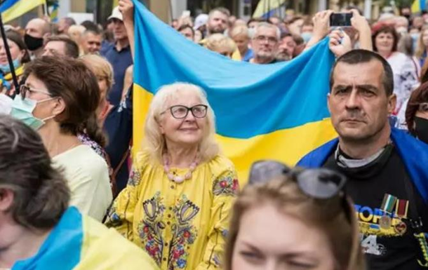 Украинцы еще ни дня не жили при демократии, - Смешко