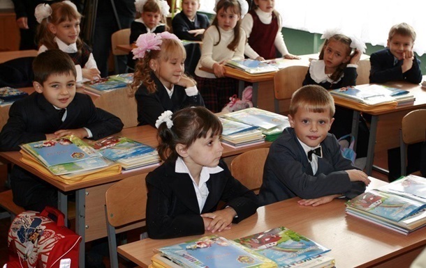 В Україні цьогоріч в школи пішли 400 тисяч першокласників