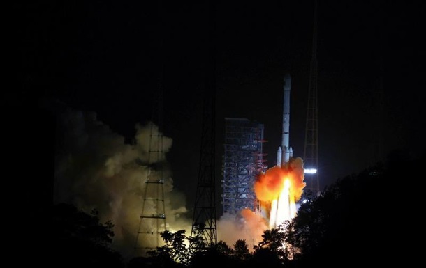 Китай запустил спутник Zhongxing-9B