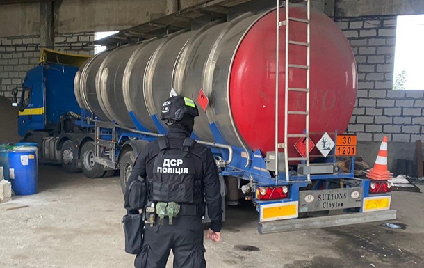 Полиция выявила незаконную продажу 45 тысяч литров спирта
