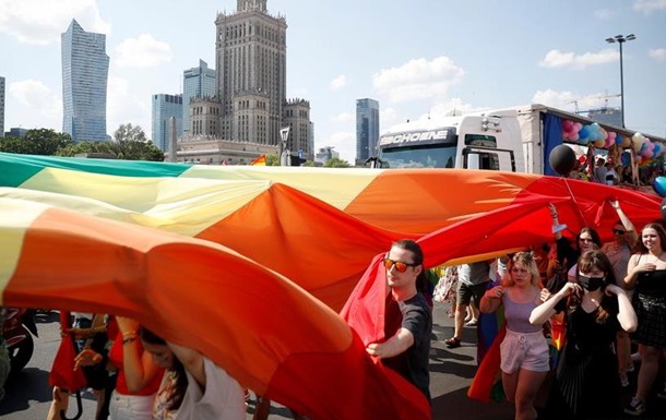 Регіон у Польщі відмовився від статусу вільної від ЛГБТ зони
