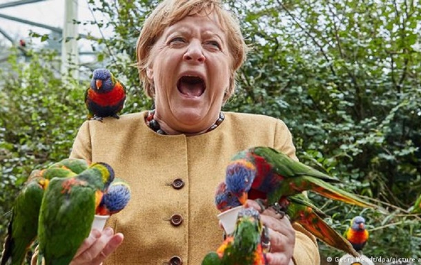 Фото Меркель з папугами потішили соцмережі