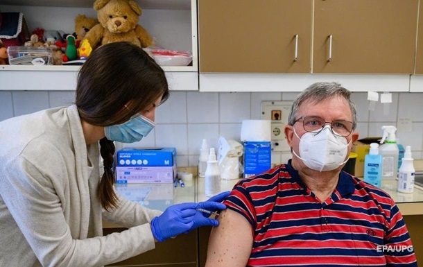 Почти 75% взрослого населения Германии привито от коронавируса