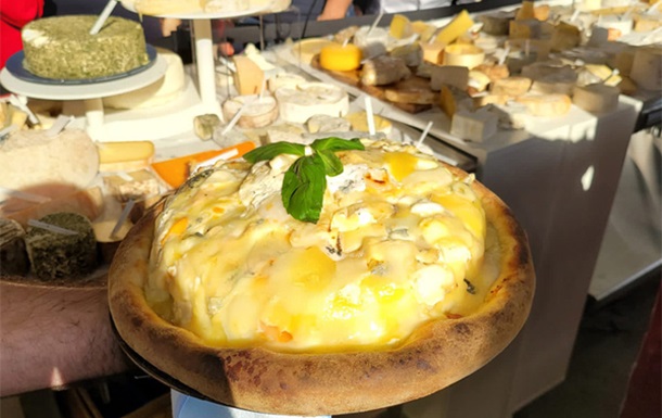 Пицца с более 800 сортами сыра: во Франции установлен новый рекорд