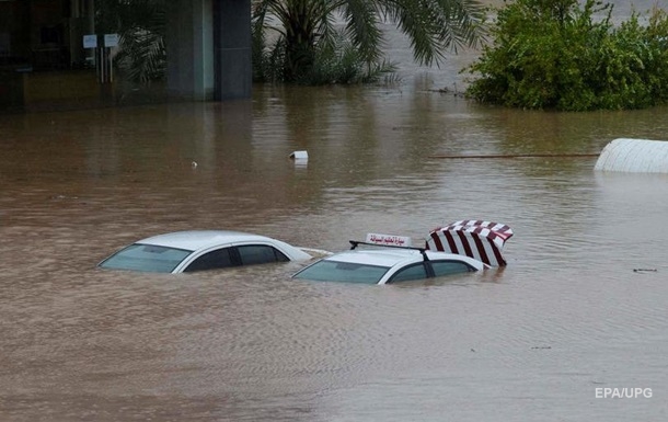 В Омані жертвами потужного циклону стали 13 осіб
