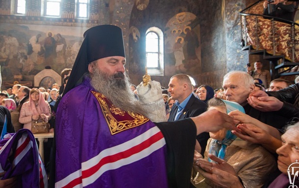 Хустська єпархія УПЦ МП вимагає гроші від своїх священиків 