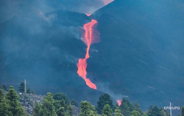 Виверження вулкана на Канарах знову посилилося