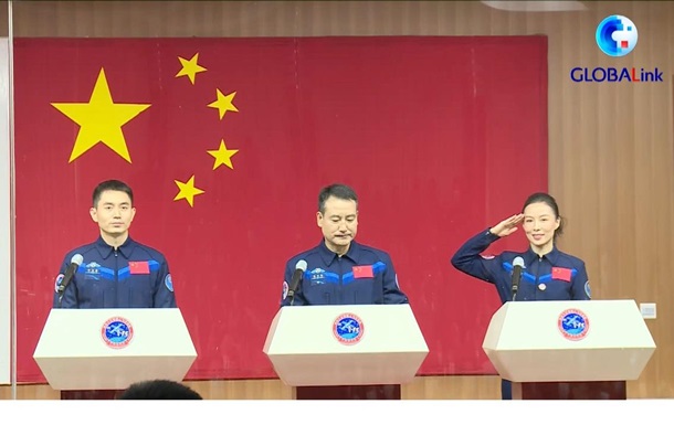 Китай готує рекордну за тривалістю місію в космос