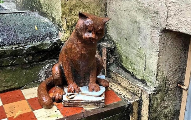 В Одессе установили 13-ю скульптуру кота