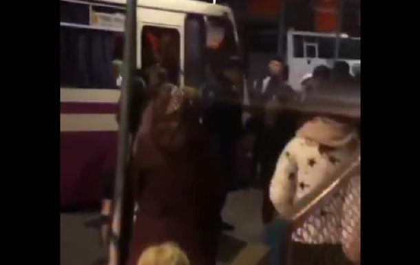 На вокзале в Ровно пытались угнать маршрутку с пассажирами
