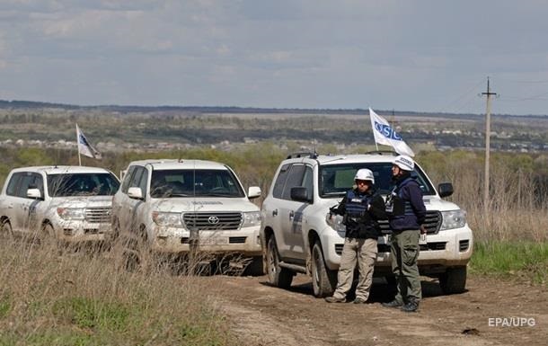 Наблюдателей ОБСЕ все еще блокируют в Донецке