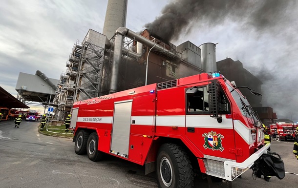 В Праге произошел крупный пожар на мусоросжигательном заводе