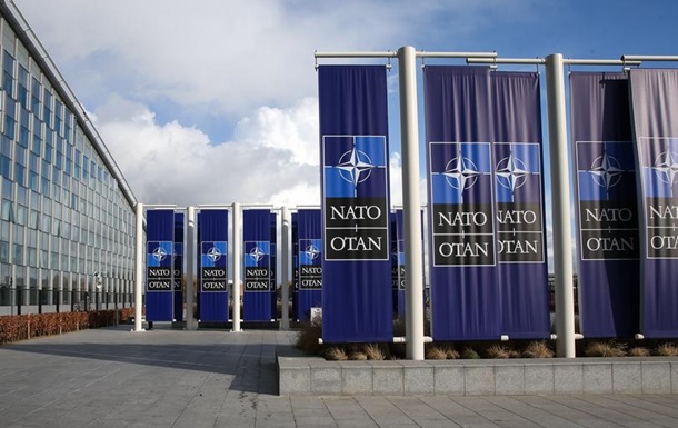 НАТО має визначитись щодо загроз з боку Росії - міністр оборони ФРН
