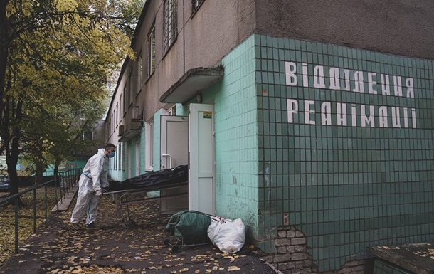 Пик волны пандемии в Украине ждут через неделю