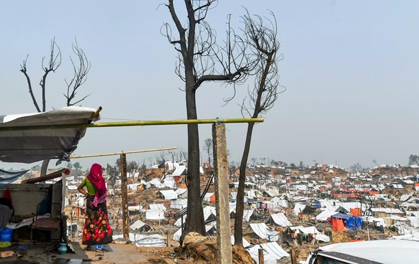 В Бангладеш в лагере беженцев рохинджа убиты семь человек