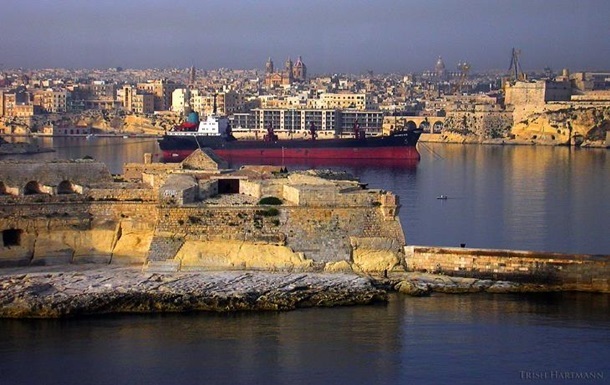 Українцям заборонили подорожувати на Мальту