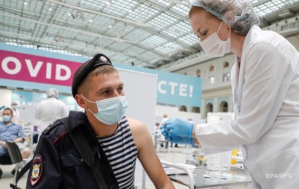 Росія дозволила одночасно вводити Спутнік V і вакцину від грипу